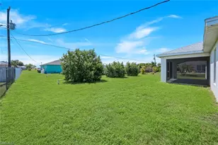 1317 NE 9th Ave, Cape Coral, FL 33909 - Photo 25