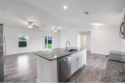 1317 NE 9th Ave, Cape Coral, FL 33909 - Photo 9