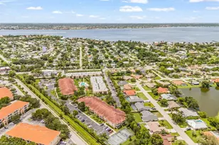 12505 McGregor Blvd, Fort Myers, FL 33919 - Photo 25