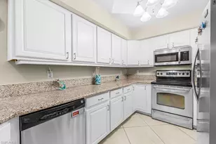 12505 McGregor Blvd, Fort Myers, FL 33919 - Photo 11
