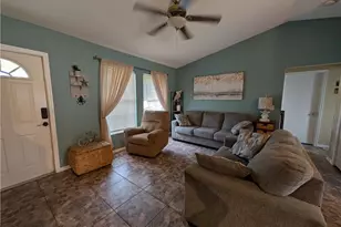 827 NE 17th St, Cape Coral, FL 33909 - Photo 3
