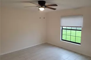 1105 NE 6th Pl, Cape Coral, FL 33909 - Photo 7