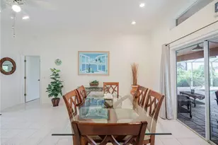 105 SW 39th Pl, Cape Coral, FL 33991 - Photo 9
