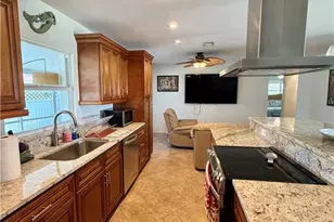 1122 El Dorado Pkwy E, Cape Coral, FL 33904 - Photo 5