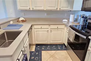 4135 Residence Drive, Fort Myers, FL 33901 - Photo 5