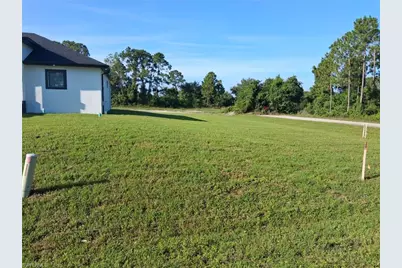 1106 Edelweiss St E, Lehigh Acres, FL 33974 - Photo 25