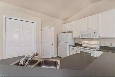 2908 SW 16th Pl, Cape Coral, FL 33914 - Photo 7