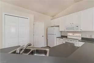 2908 SW 16th Pl, Cape Coral, FL 33914 - Photo 7