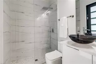 104 NE 6th St, Cape Coral, FL 33909 - Photo 31