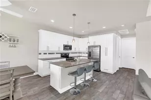 1049 Solar Ct, Labelle, FL 33935 - Photo 7