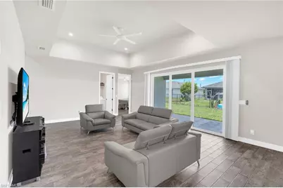 1049 Solar Ct, Labelle, FL 33935 - Photo 5