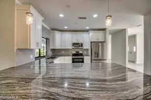 711 SE 33rd Terrace, Cape Coral, FL 33904 - Photo 5