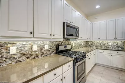 8260 Venetian Pointe Dr, Fort Myers, FL 33908 - Photo 13