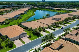 8260 Venetian Pointe Dr, Fort Myers, FL 33908 - Photo 7