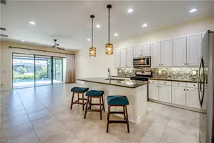 8260 Venetian Pointe Dr, Fort Myers, FL 33908 - Photo 11
