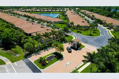 8260 Venetian Pointe Dr, Fort Myers, FL 33908 - Photo 45