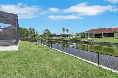 407 SE 16th St, Cape Coral, FL 33990 - Photo 25