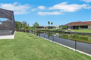 407 SE 16th St, Cape Coral, FL 33990 - Photo 25
