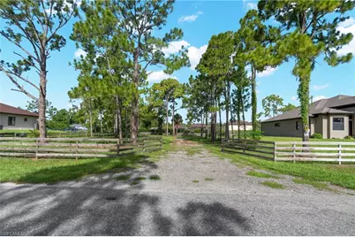 1109 Rush Ave, Lehigh Acres, FL 33972 - Photo 3
