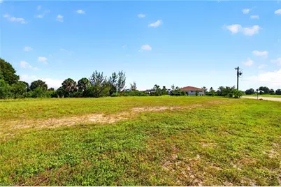 1483 SW 6th Ter, Cape Coral, FL 33991 - Photo 17