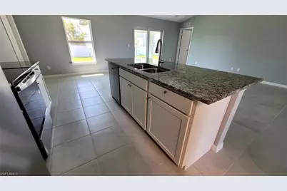3002 NE 7th Ave, Cape Coral, FL 33909 - Photo 5