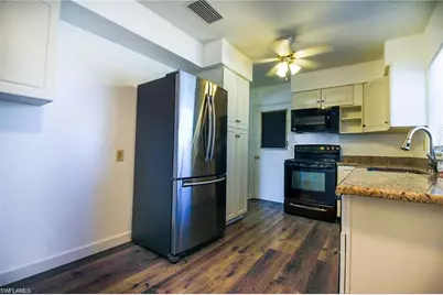 5302 Malibu Ct, Cape Coral, FL 33904 - Photo 5