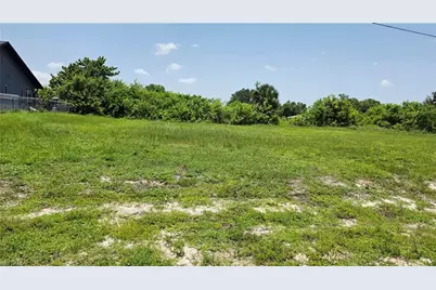 1218 NE 9th Ave, Cape Coral, FL 33909 - Photo 1