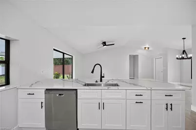 3709 SW 6th Pl, Cape Coral, FL 33914 - Photo 11