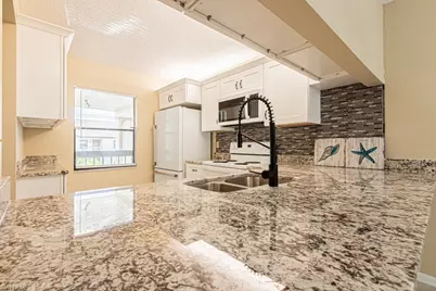 9275 Lake Park Dr #204, Fort Myers, FL 33919 - Photo 5