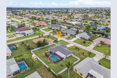 1721 SE 6th Ln, Cape Coral, FL 33990 - Photo 7
