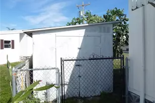 2820 Breezewood Dr, North Fort Myers, FL 33917 - Photo 27