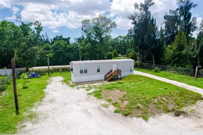 7905 Bogart Dr, North Fort Myers, FL 33917 - Photo 9
