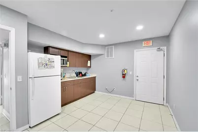 12165 Metro Pkwy #1-4, Fort Myers, FL 33966 - Photo 17