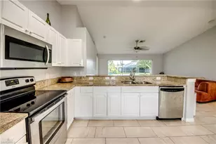 625 SW 11th Terrace, Cape Coral, FL 33991 - Photo 13