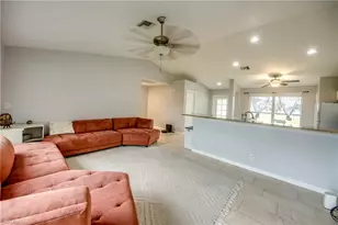 625 SW 11th Terrace, Cape Coral, FL 33991 - Photo 21
