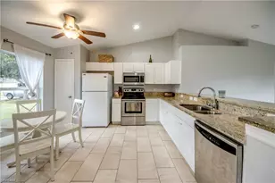 625 SW 11th Terrace, Cape Coral, FL 33991 - Photo 5