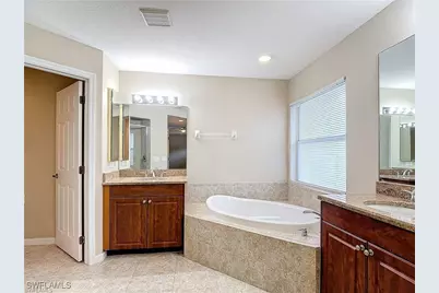 1726 Trafalgar Pkwy, Cape Coral, FL 33991 - Photo 25
