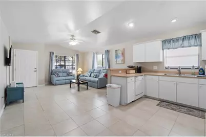 1712 SW Santa Barbara Pl, Cape Coral, FL 33991 - Photo 7