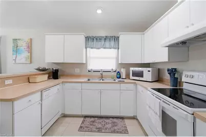 1712 SW Santa Barbara Pl, Cape Coral, FL 33991 - Photo 5