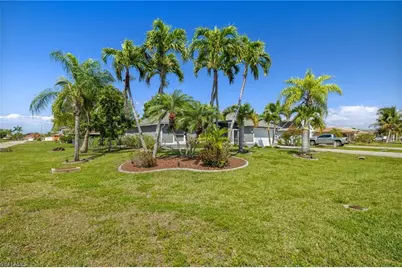 301 SE 30th Ter, Cape Coral, FL 33904 - Photo 3