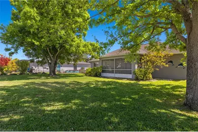 301 SE 30th Ter, Cape Coral, FL 33904 - Photo 23