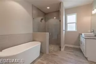 2118 NE 35th Ln, Cape Coral, FL 33909 - Photo 3