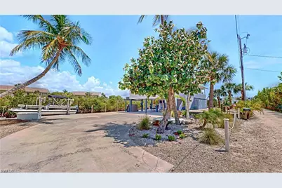 8161 Moyer Ln, Bokeelia, FL 33922 - Photo 9
