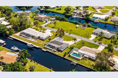 1729 Cascade Way N, North Fort Myers, FL 33917 - Photo 31