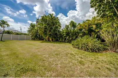 1140 SW 42nd Ter, Cape Coral, FL 33914 - Photo 7