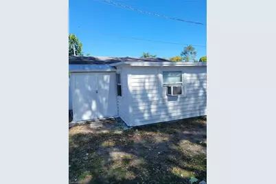 717 Burdick Ave, Fort Myers, FL 33905 - Photo 3