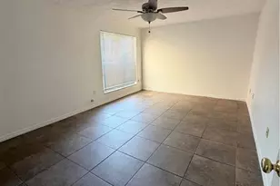 12636 Kenwood Ln, Fort Myers, FL 33907 - Photo 5
