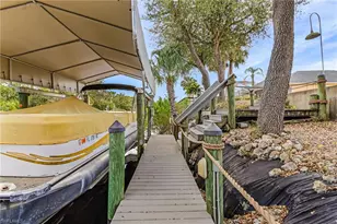 9262 Palm Island Cir, North Fort Myers, FL 33903 - Photo 5