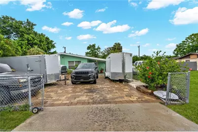 1847 Maple Dr, Fort Myers, FL 33907 - Photo 3