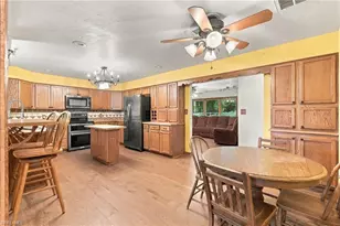 10910 Irish Ln, Fort Myers, FL 33905 - Photo 15